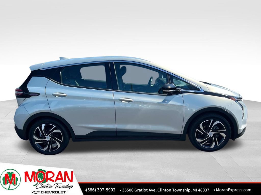 Certified 2023 Chevrolet Bolt LT w/ Infotainment Package FWD image 8