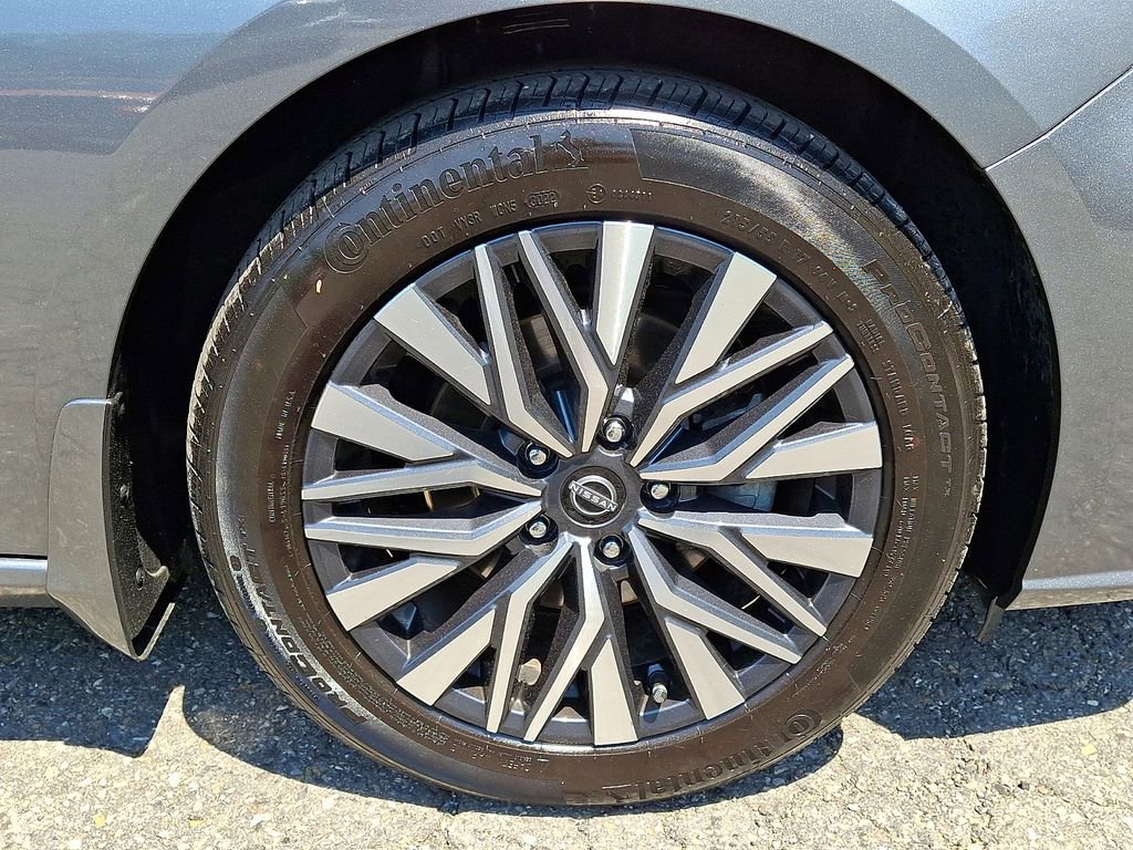 Certified 2023 Nissan Altima 2.5 SV w/ SV Premium Package FWD image 9