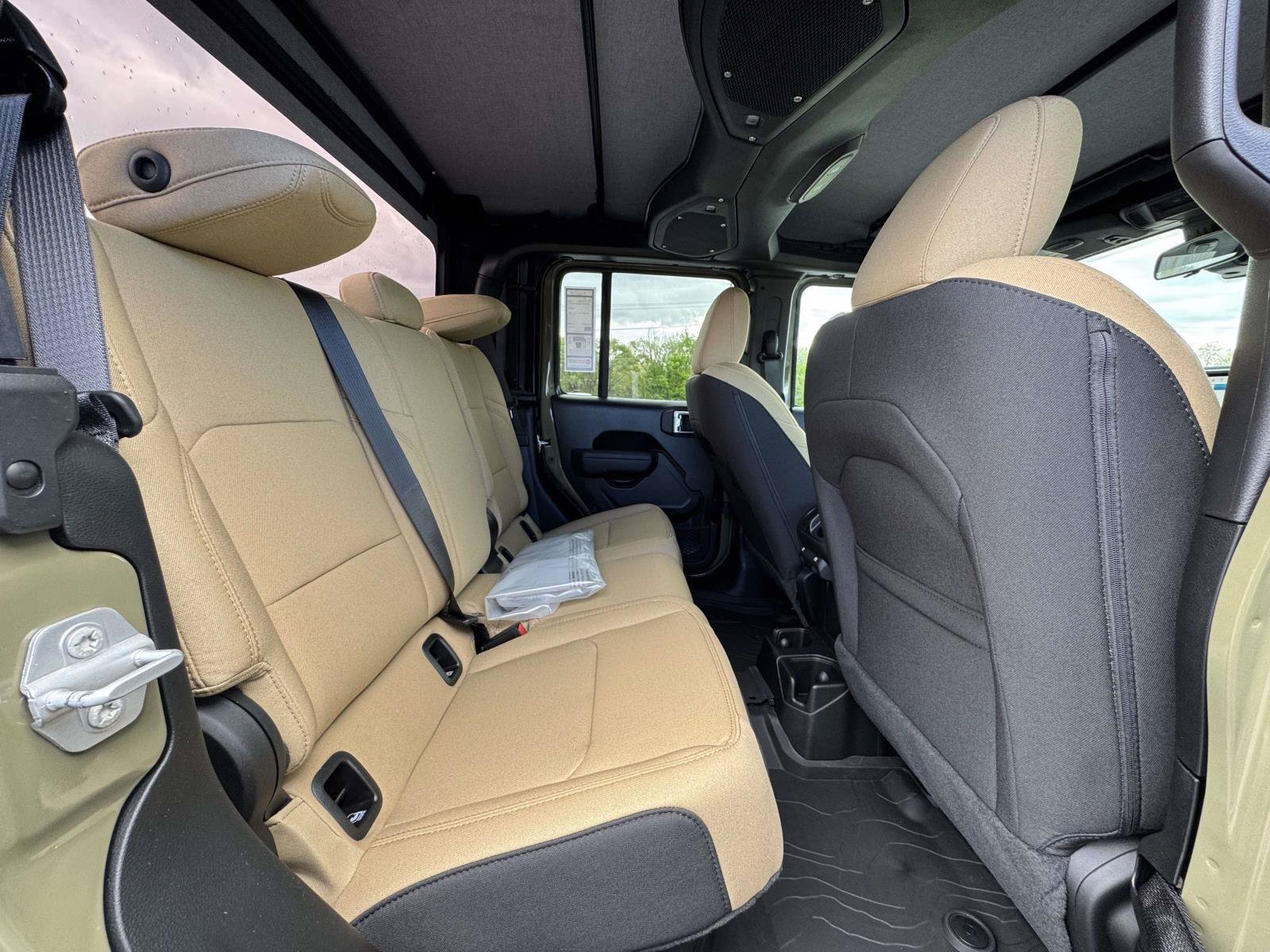 New 2026 Jeep Gladiator Willys AWD/4WD image 18