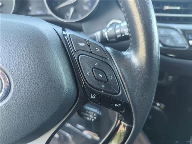 Used 2020 Toyota C-HR Limited image 13