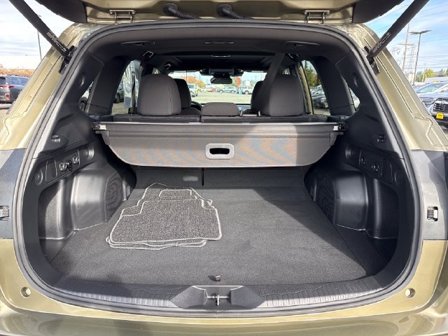 Used 2025 Subaru Forester Premium AWD/4WD image 12