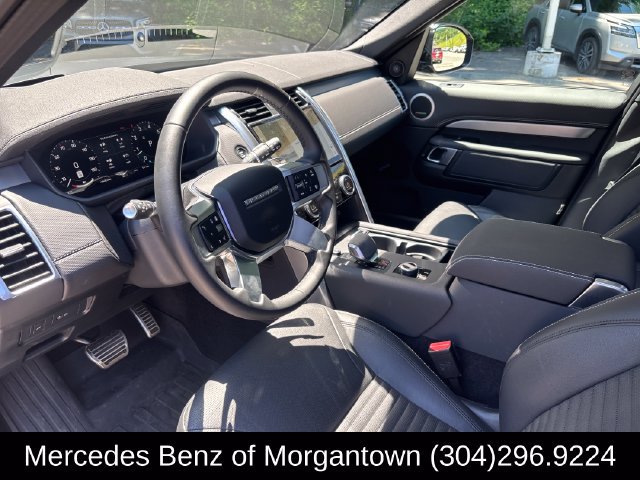 Used 2024 Land Rover Discovery Dynamic SE AWD/4WD image 13