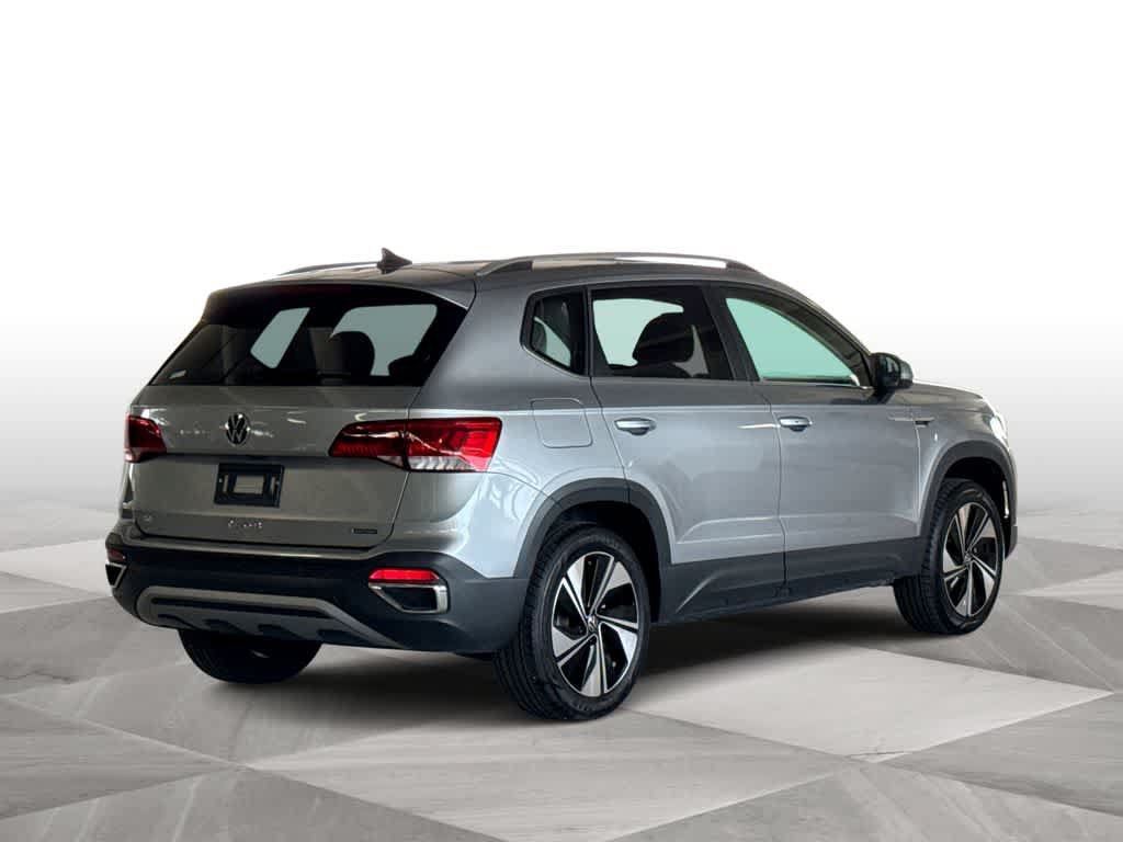 Used 2024 Volkswagen Taos SE AWD/4WD image 8