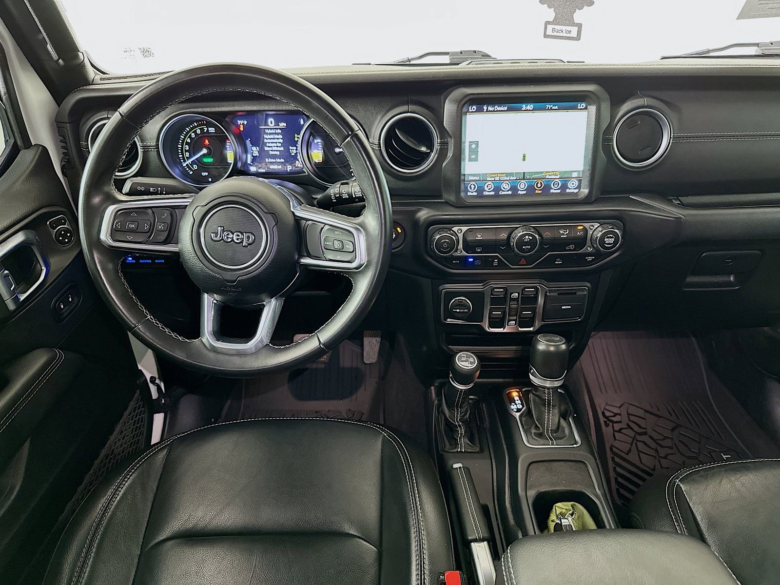 Used 2022 Jeep Wrangler Unlimited Sahara AWD/4WD image 22