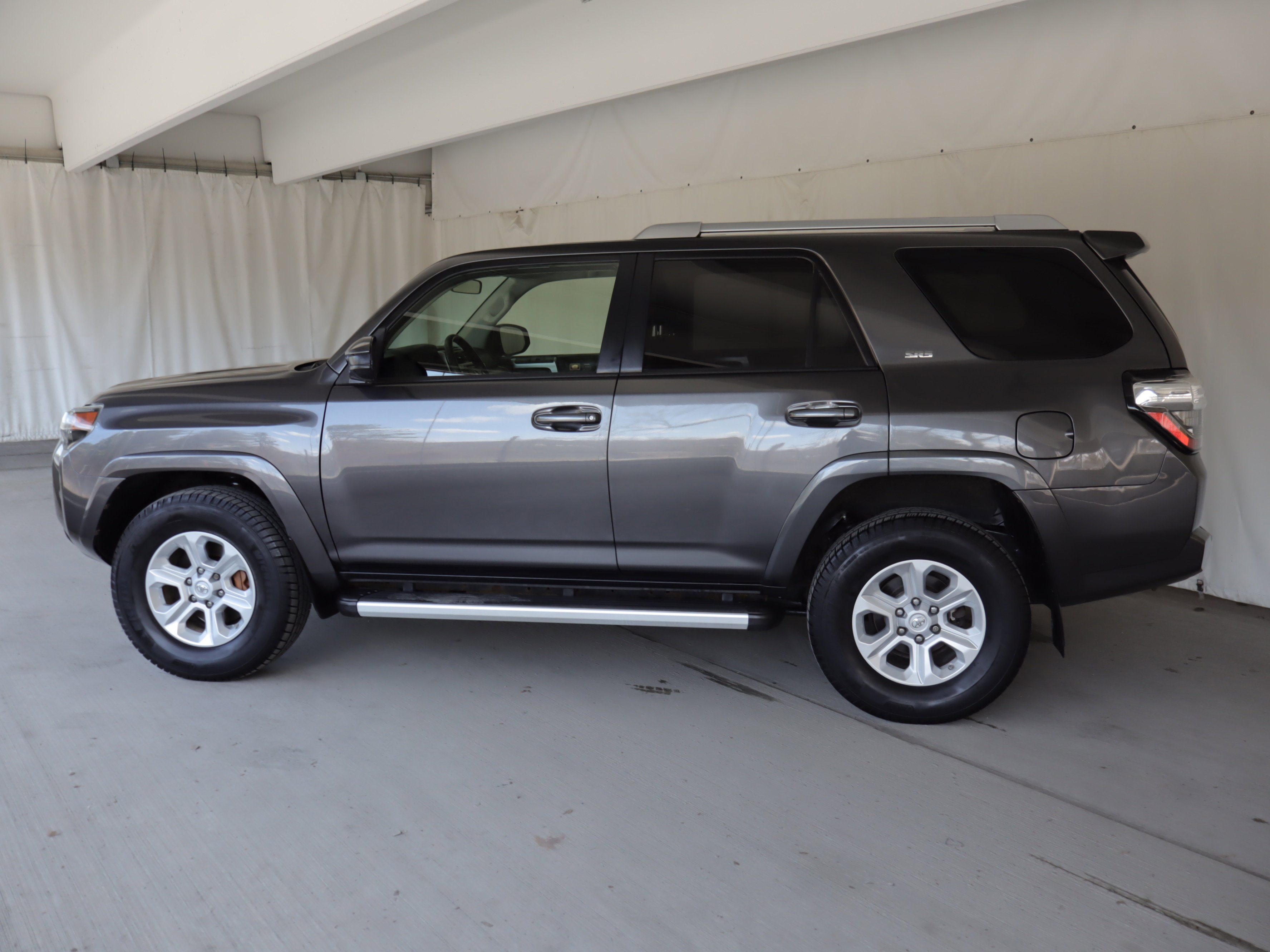 Used 2014 Toyota 4Runner SR5 image 25
