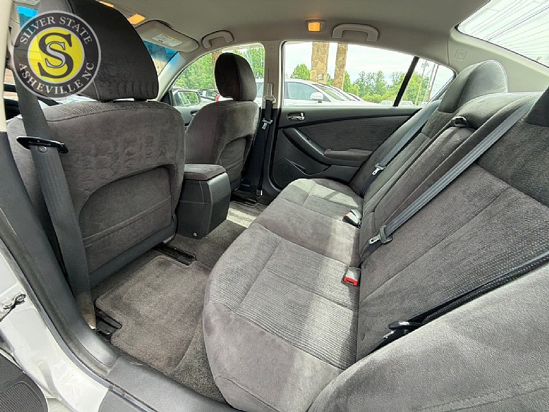 Used 2011 Nissan Altima 2.5 S FWD image 13