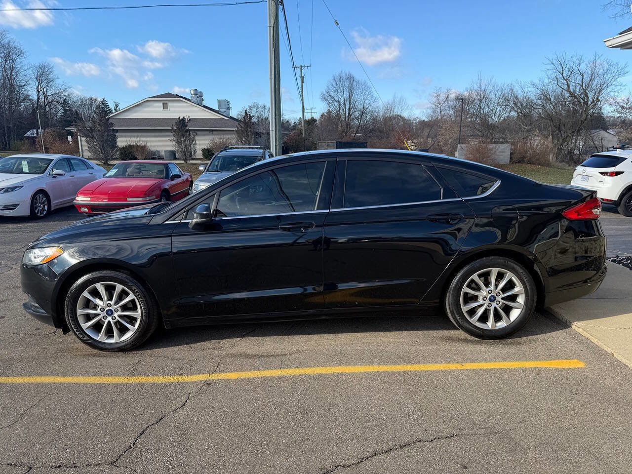 Used 2017 Ford Fusion SE image 6