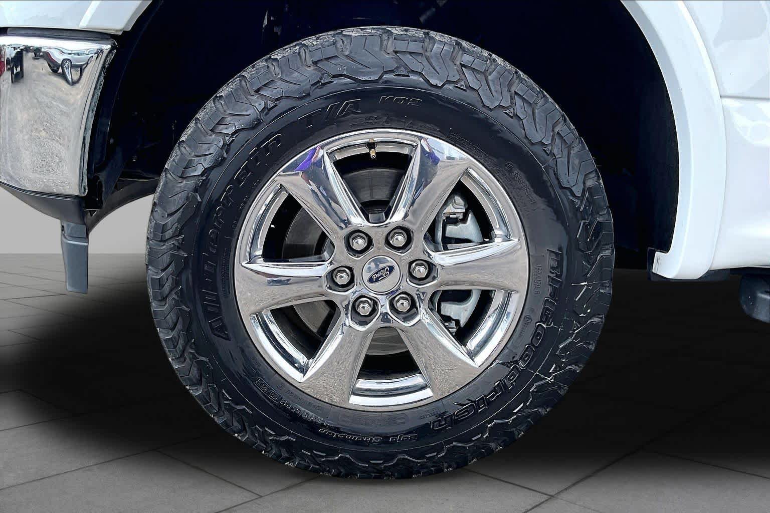 Used 2019 Ford F150 Lariat RWD image 13