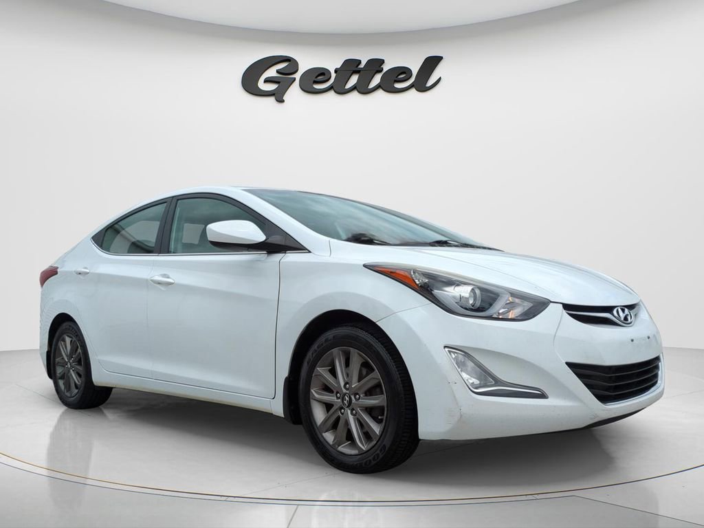 Used 2015 Hyundai Elantra SE w/ Option Group 03 FWD image 3