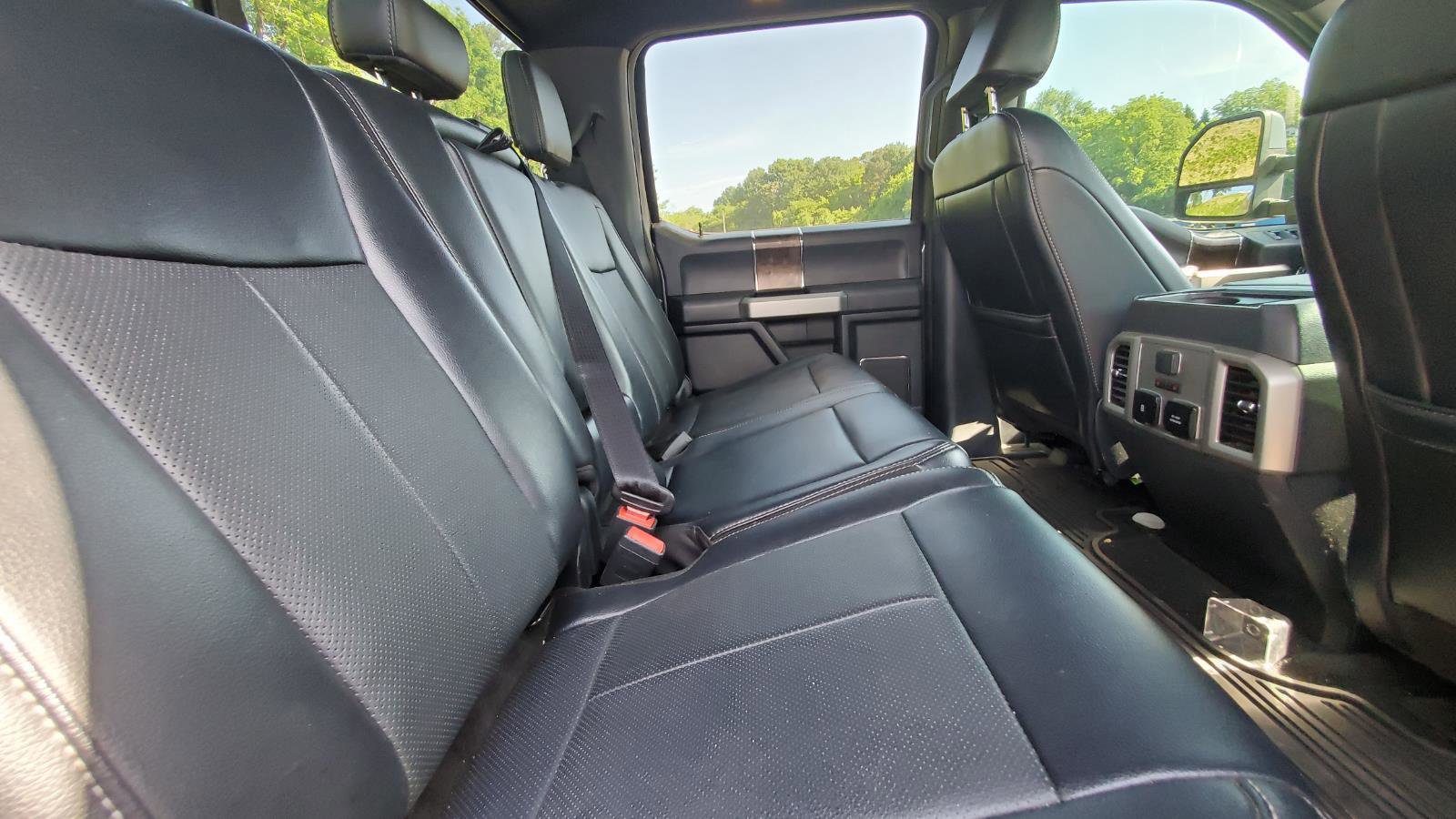 Used 2022 Ford F350 Lariat w/ Tremor Off-Road Package AWD/4WD image 6
