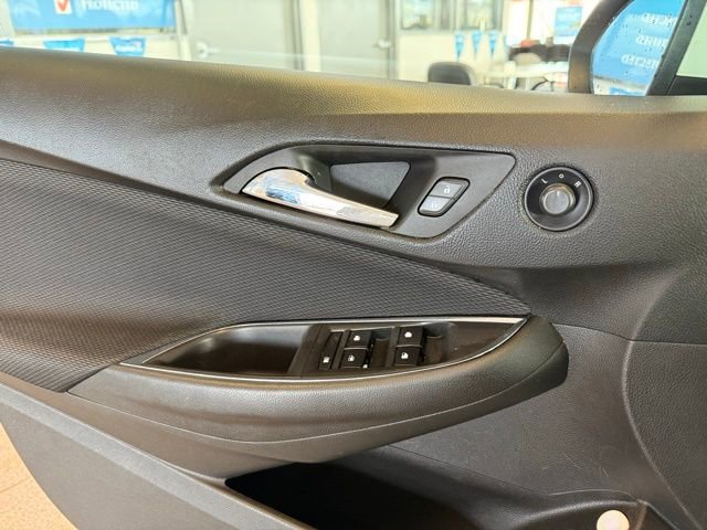 Used 2017 Chevrolet Cruze LS FWD image 17