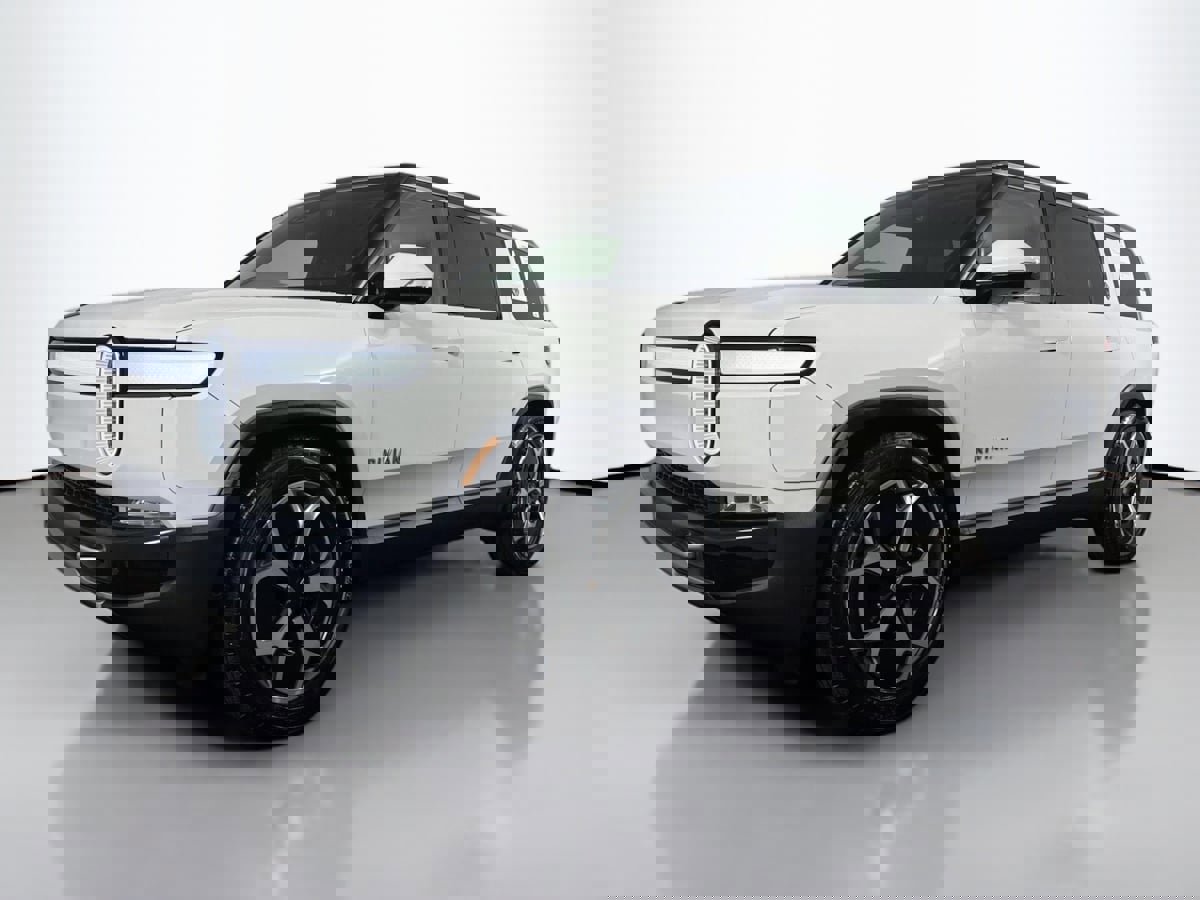 Used 2024 Rivian R1S Adventure image 42