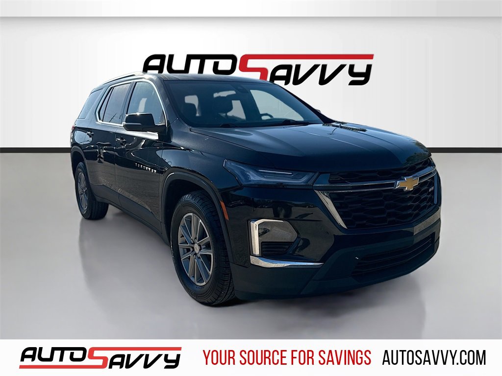 Used 2023 Chevrolet Traverse LT image 1