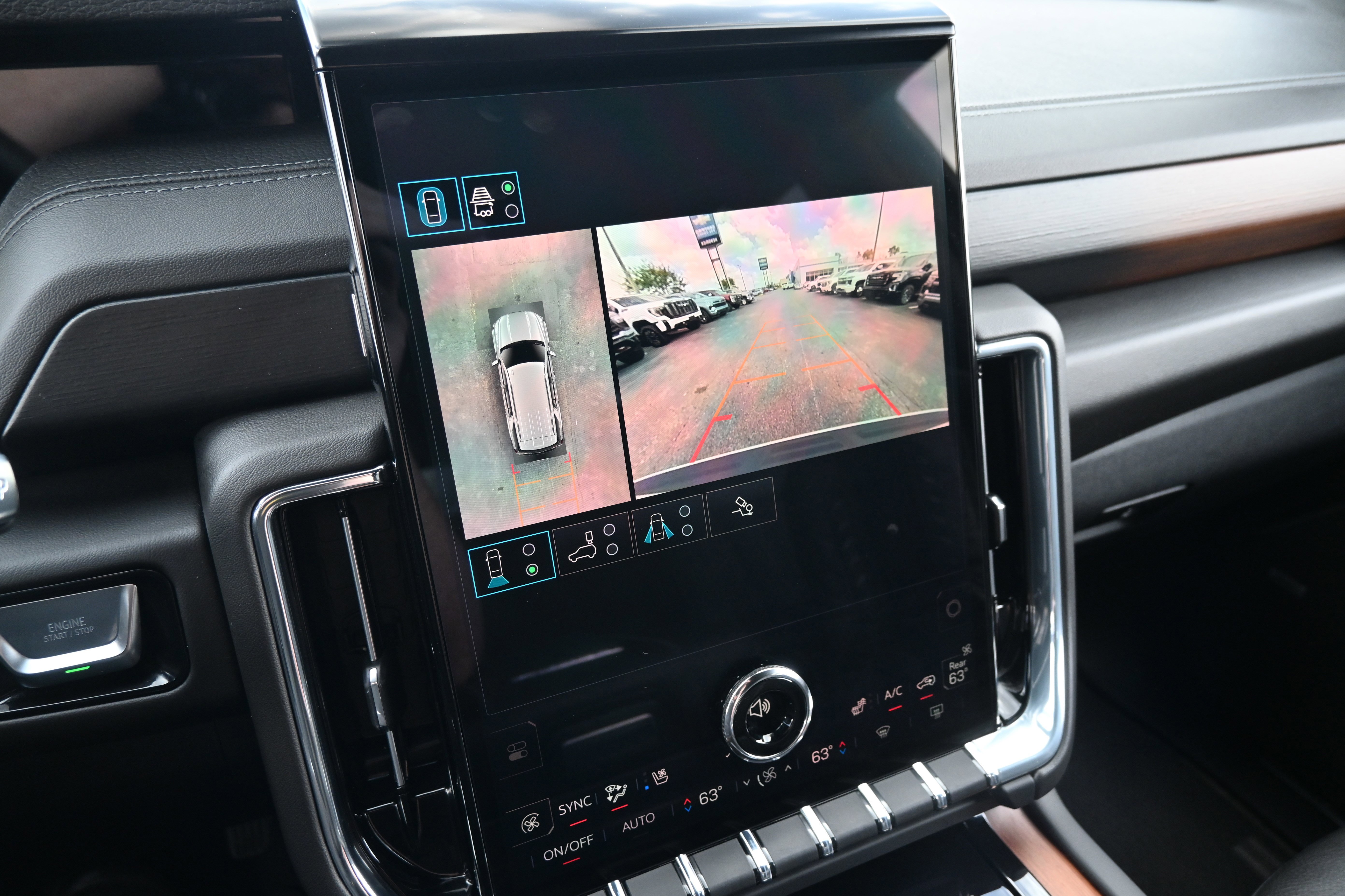 Used 2025 GMC Yukon Denali image 29