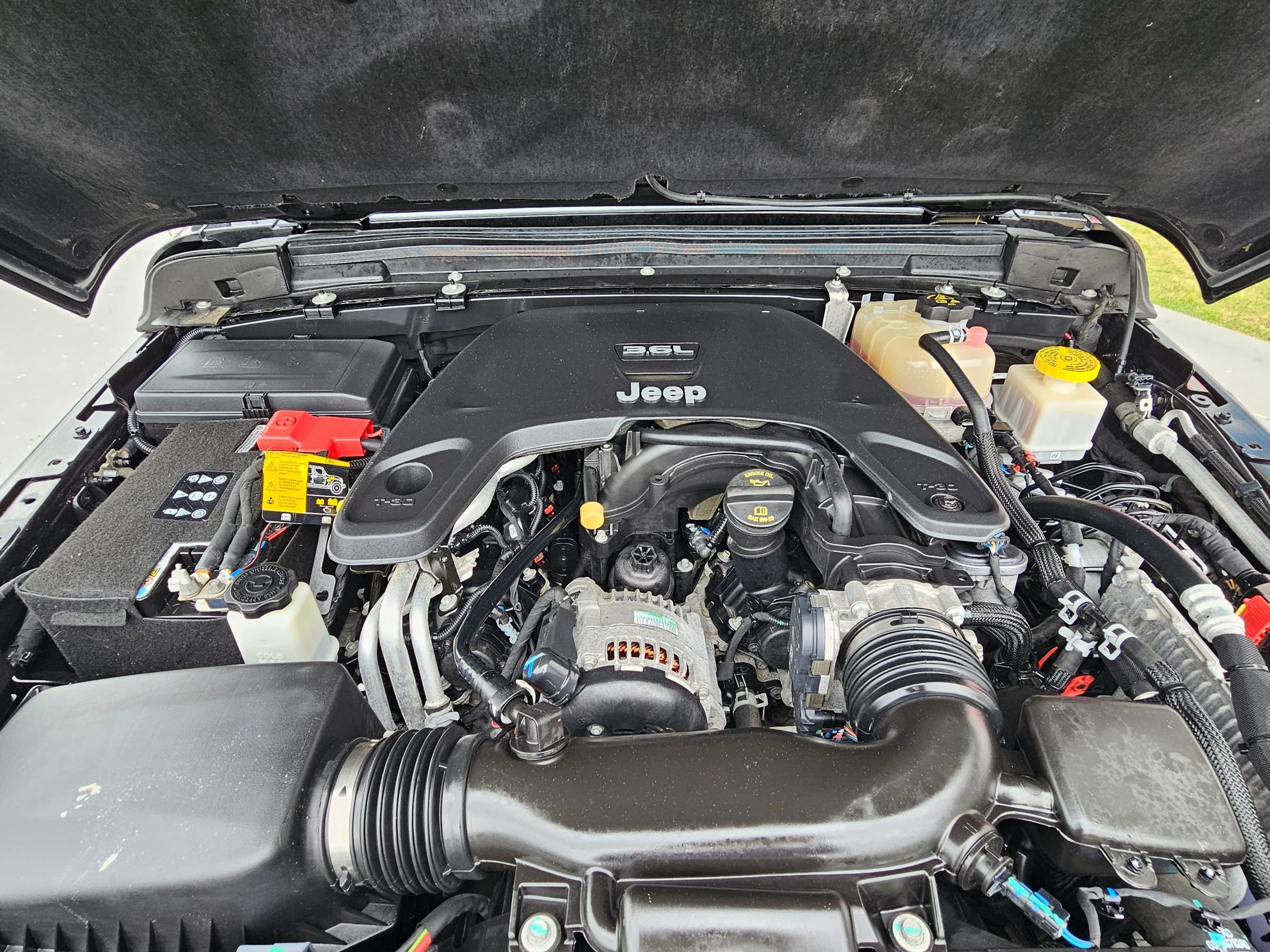 Used 2021 Jeep Gladiator Sport image 32