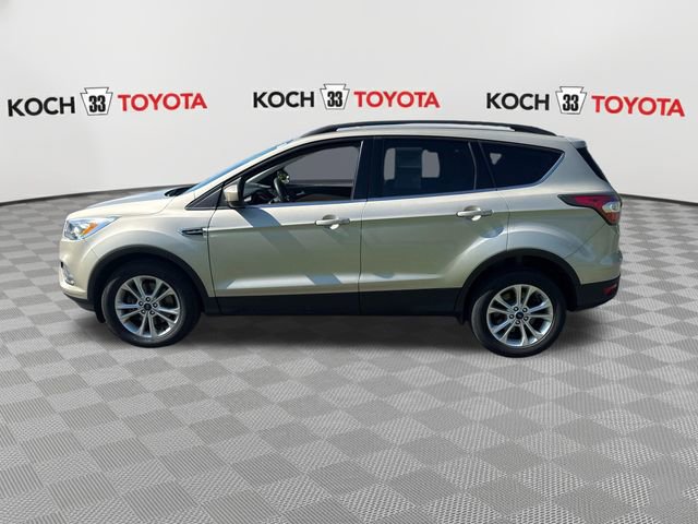 Used 2017 Ford Escape SE w/ Equipment Group 201A AWD/4WD image 4