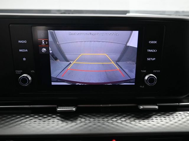 Used 2023 Kia Carnival LX image 16