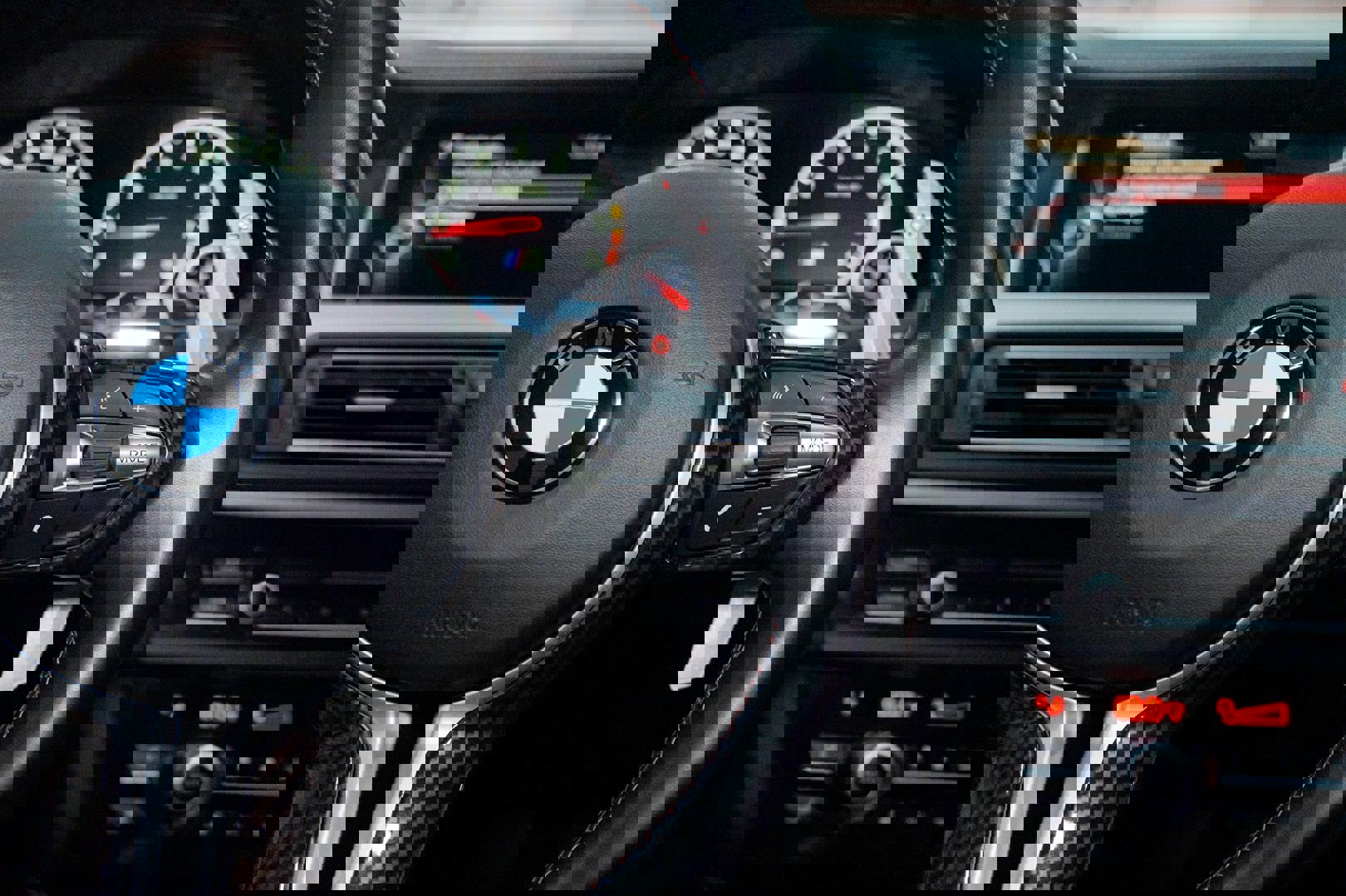 Used 2016 BMW M5 image 41