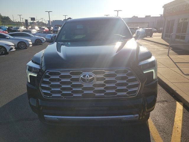 Used 2024 Toyota Sequoia Capstone AWD/4WD image 2