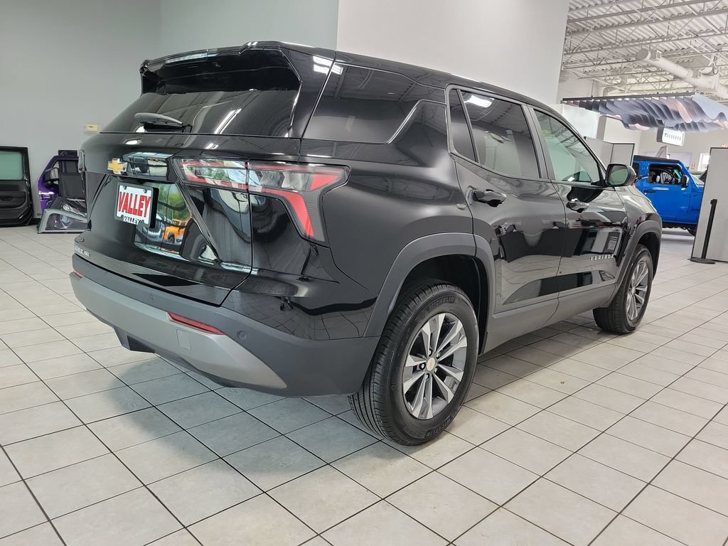 Used 2026 Chevrolet Equinox LT AWD/4WD image 11