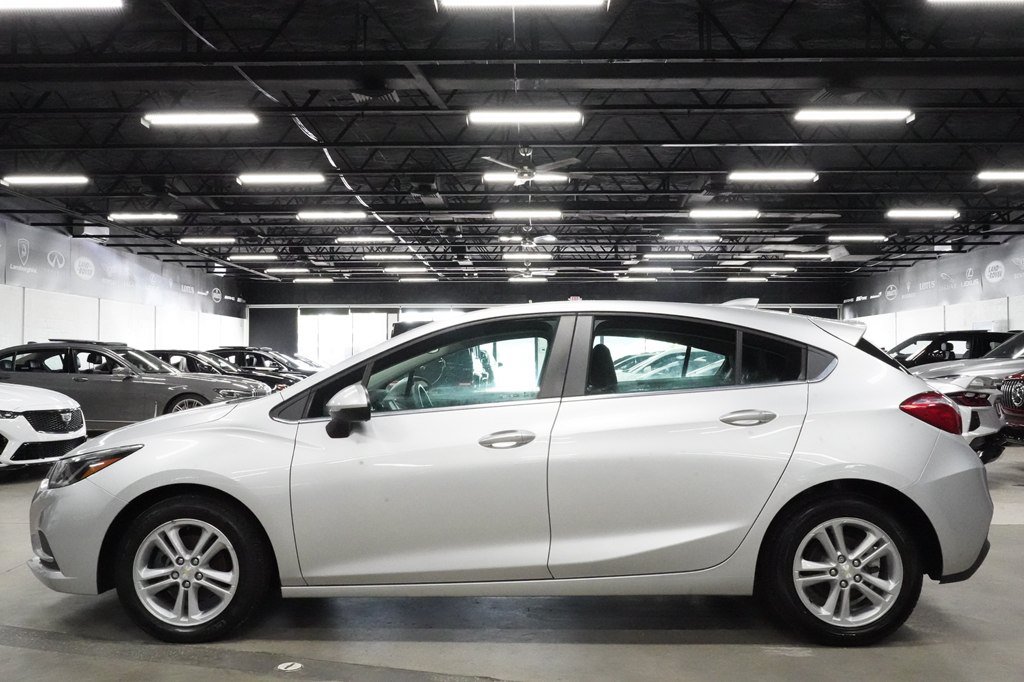 Used 2017 Chevrolet Cruze LT w/ Convenience Package FWD image 2