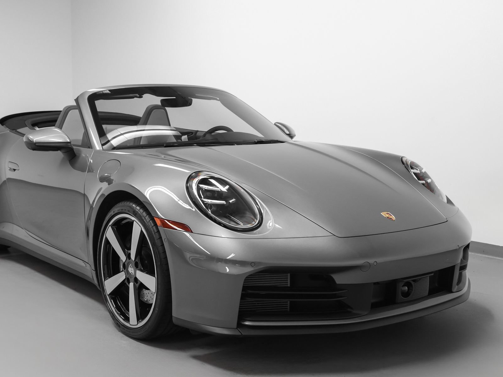 Certified 2025 Porsche 911 Carrera RWD image 10