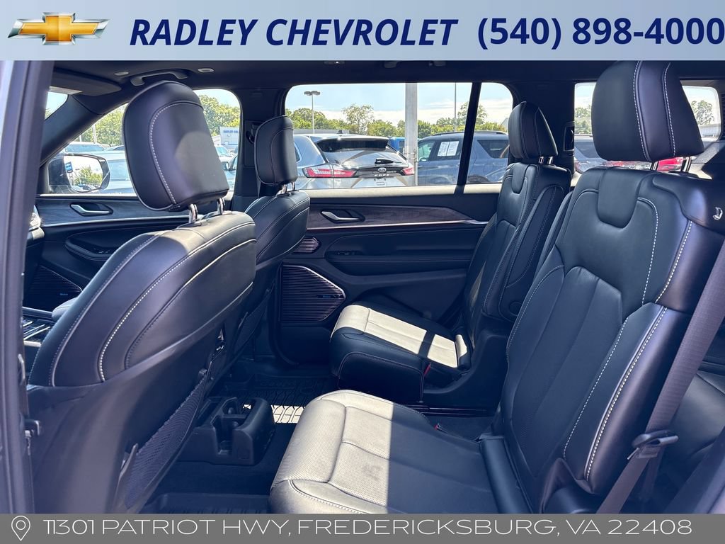 Used 2023 Jeep Grand Cherokee L Overland AWD/4WD image 12