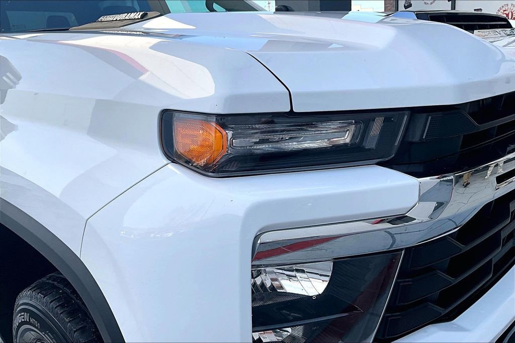 Used 2024 Chevrolet Silverado 3500 LT image 24