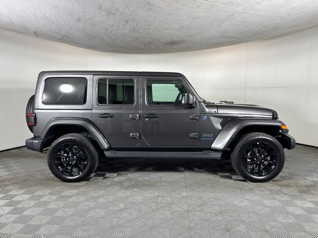 Certified 2025 Jeep Wrangler Unlimited Sahara AWD/4WD image 4