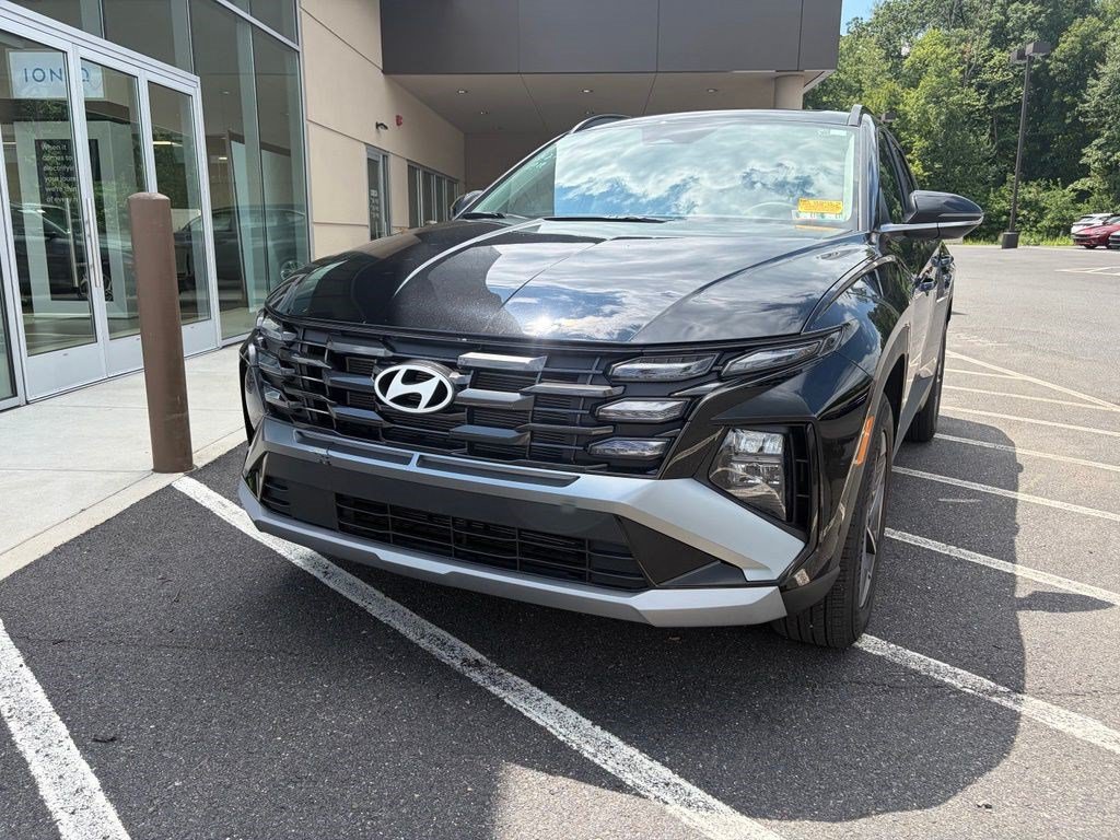 Certified 2025 Hyundai Tucson SEL AWD/4WD image 6