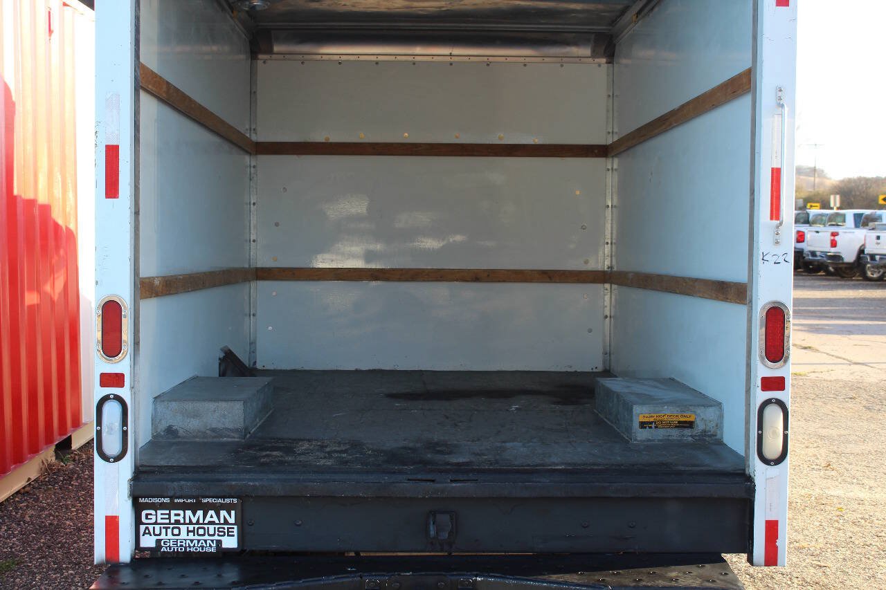 Used 2023 GMC Savana 3500 RWD image 8