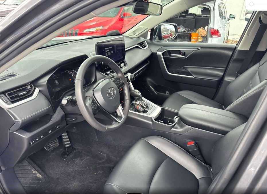 Used 2024 Toyota RAV4 XLE Premium w/ Weather Package image 7