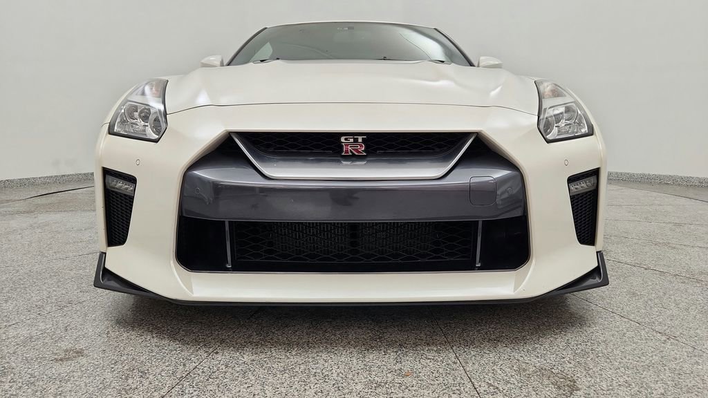 Used 2018 Nissan GT-R Premium image 4