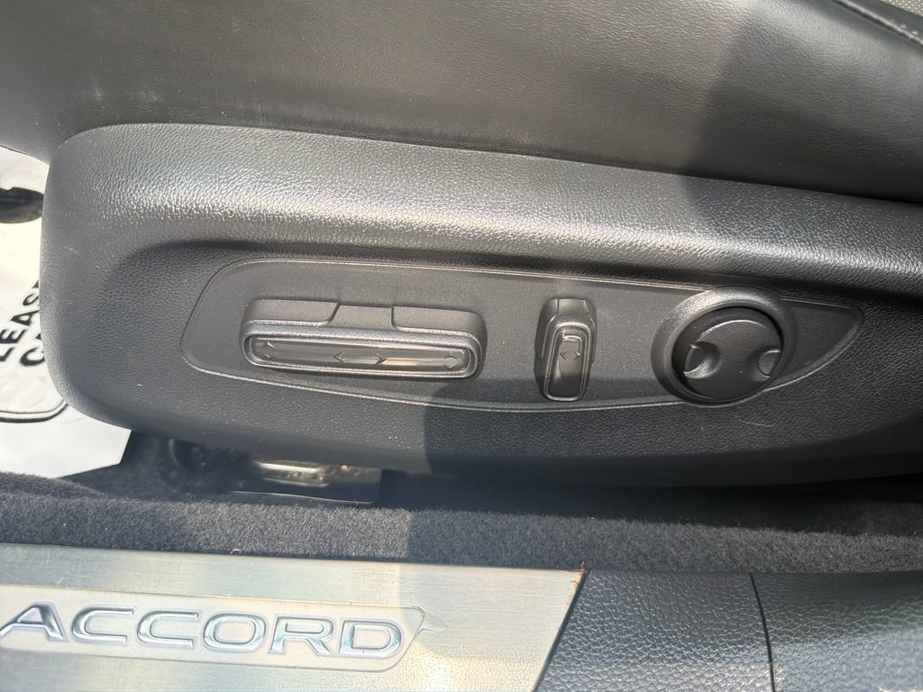 Used 2023 Honda Accord Touring image 38