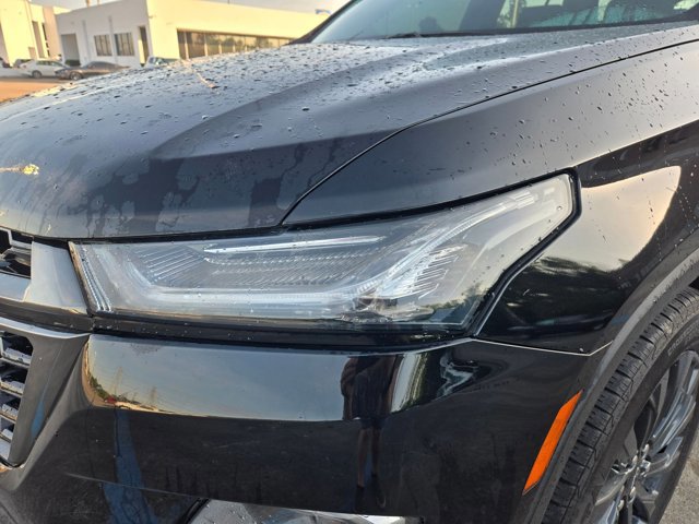 Used 2023 Chevrolet Traverse RS AWD/4WD image 9