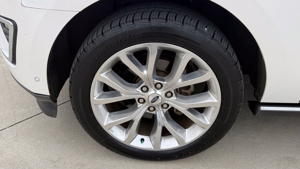 Used 2018 Ford Expedition Max Limited w/ Equipment Group 302A AWD/4WD image 10
