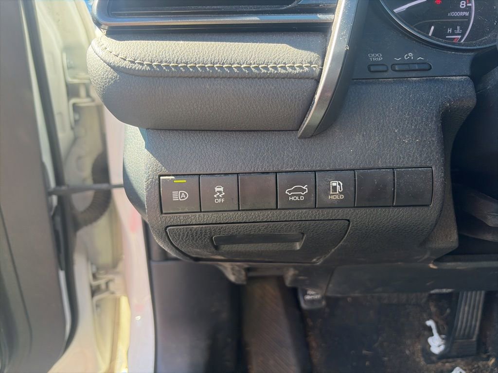 Used 2022 Toyota Camry SE image 14