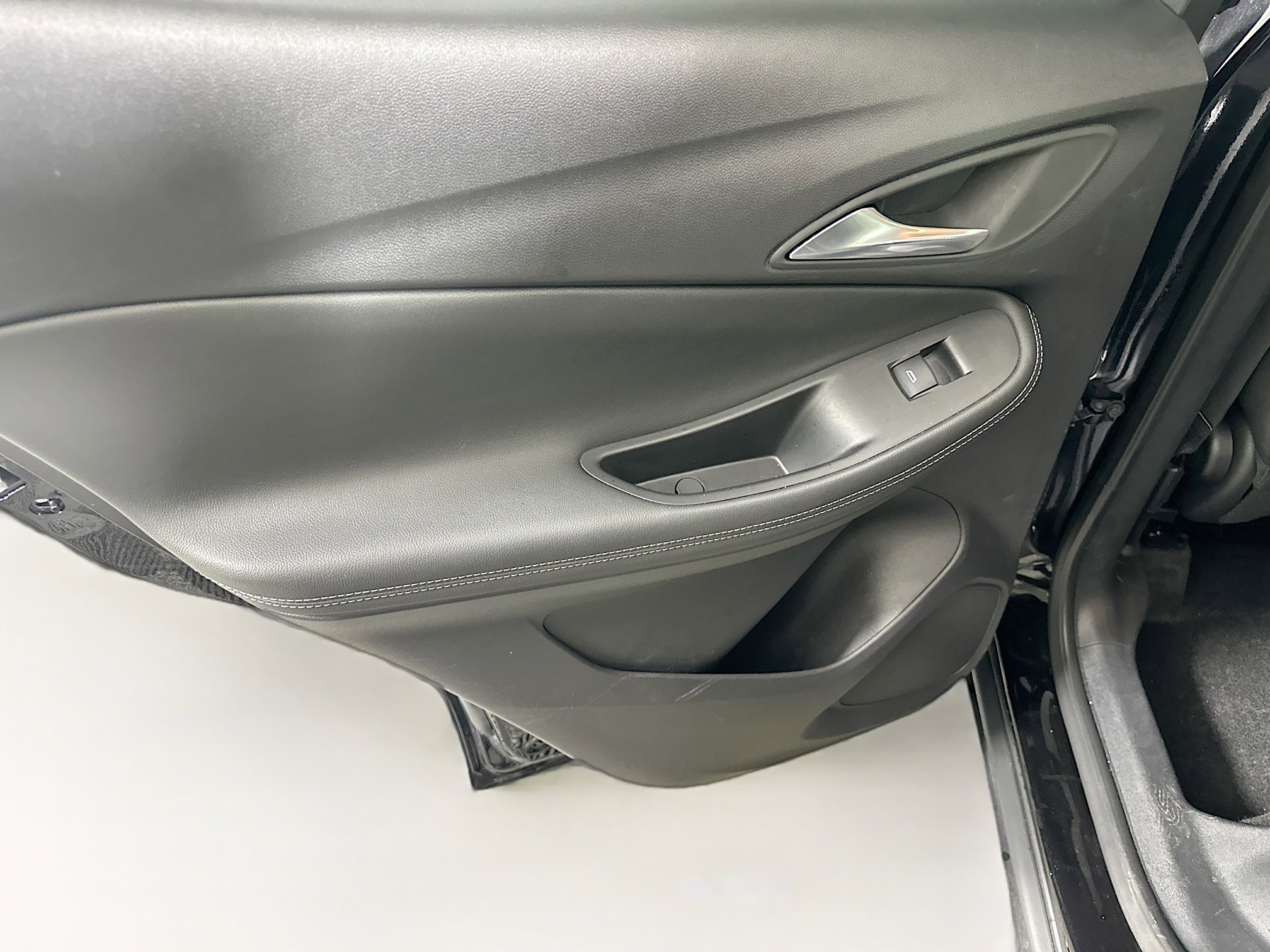 Used 2025 Buick Encore GX Preferred FWD image 25