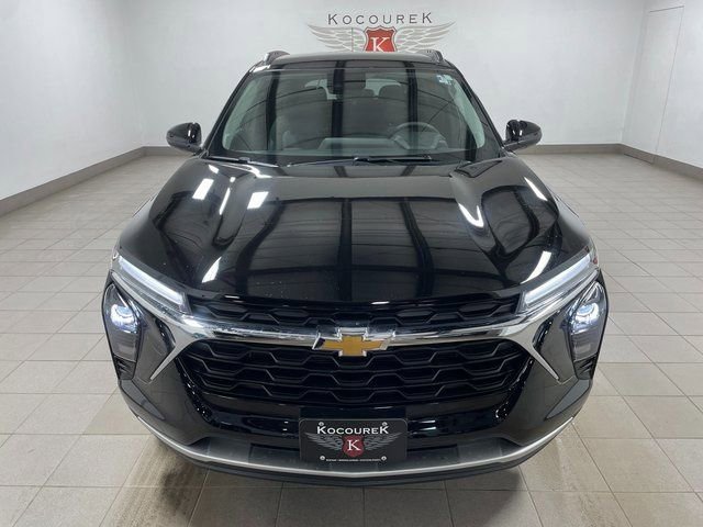 New 2026 Chevrolet Trax LT w/ Driver Confidence Package FWD image 2