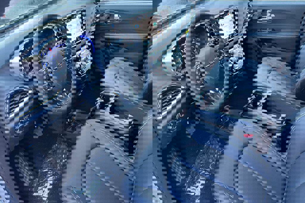 New 2026 Chrysler Voyager LX image 10