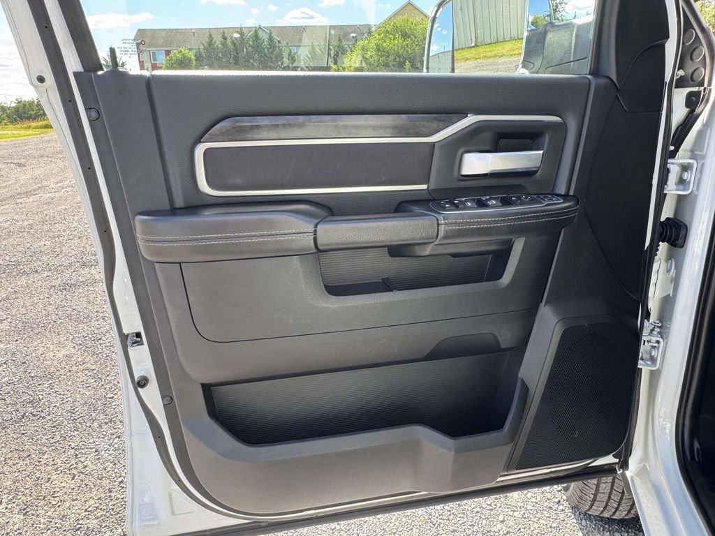 Used 2024 RAM 3500 Big Horn AWD/4WD image 26