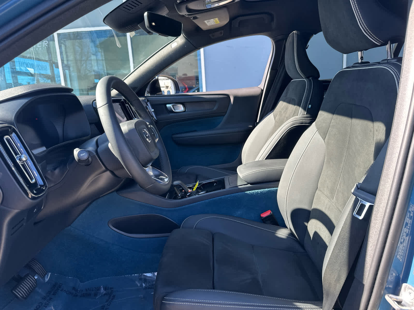 Used 2023 Volvo C40 P8 Recharge Plus image 10