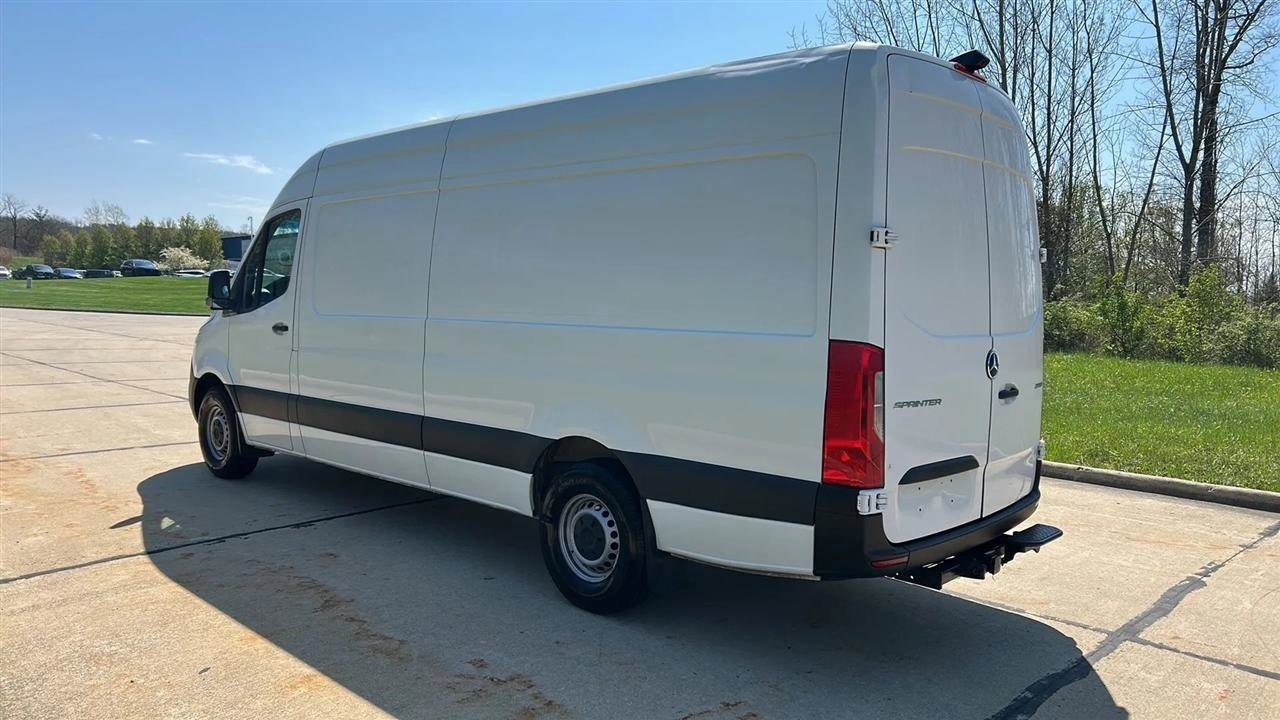 Used 2022 Mercedes-Benz Sprinter 2500 image 12