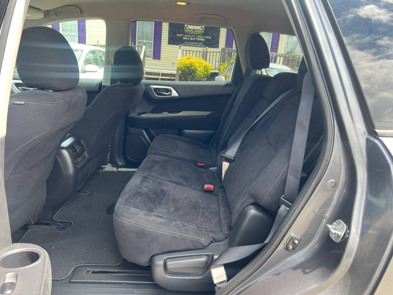 Used 2015 Nissan Pathfinder SV FWD image 12