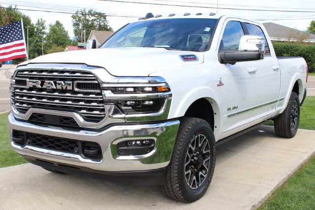 Used 2025 RAM 2500 Limited AWD/4WD image 10