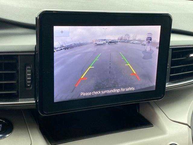 Used 2023 Ford Explorer XLT image 11