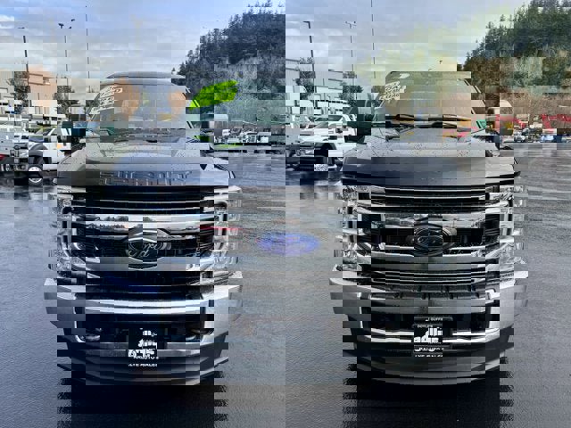 Used 2021 Ford F350 XLT image 2