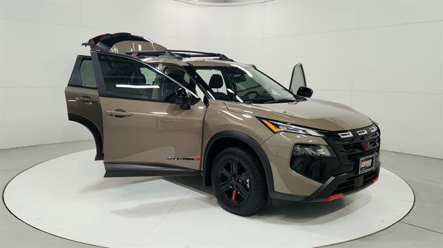 Used 2025 Nissan Rogue SV image 10