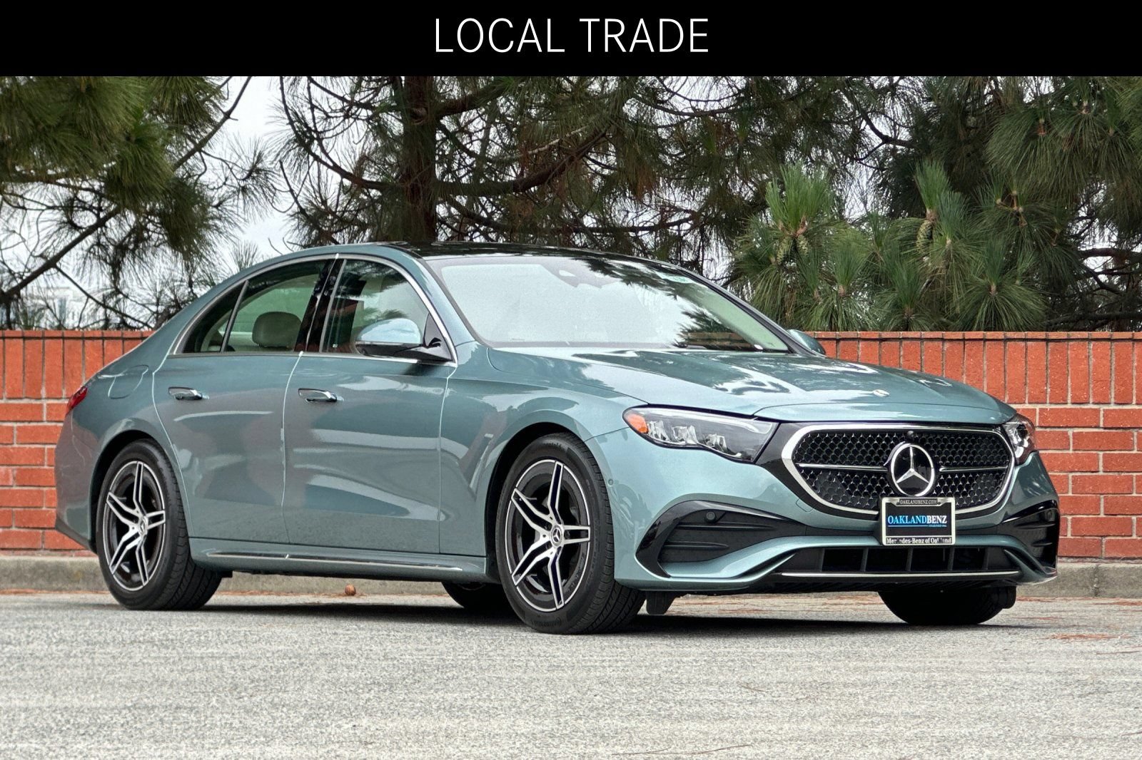 Used 2025 Mercedes-Benz E 350 4MATIC Sedan image 2