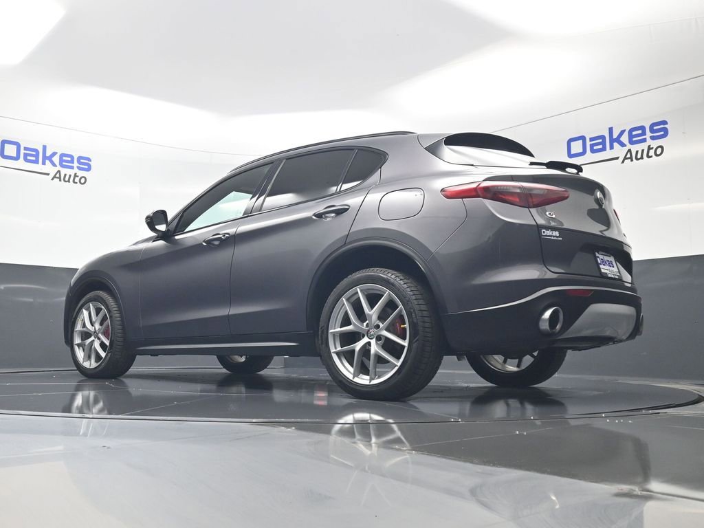 Used 2018 Alfa Romeo Stelvio Ti Sport image 44